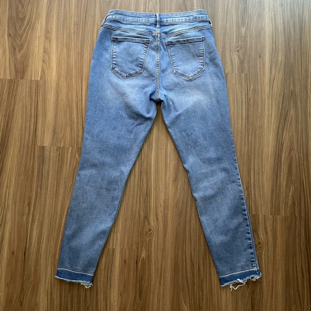Old Navy Rockstar Raw Hem Jeans Size 8